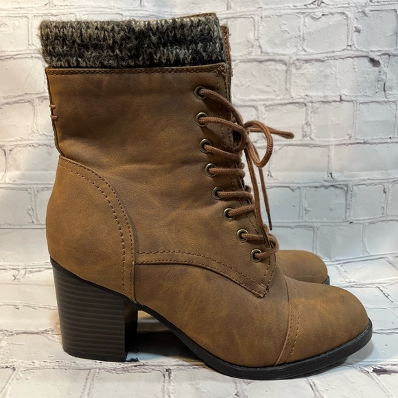 JUST FAB Heeled Lace Up Boot Brown-9 - Picture 1 of 8